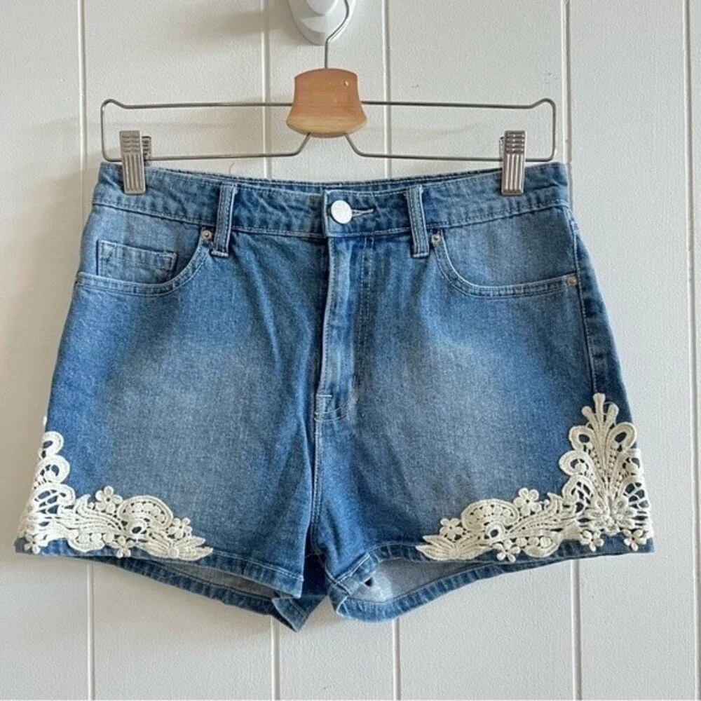 BDG Urban Outfitters High Rise Erin 5 Pocket Shortie Denim Short Embroidered